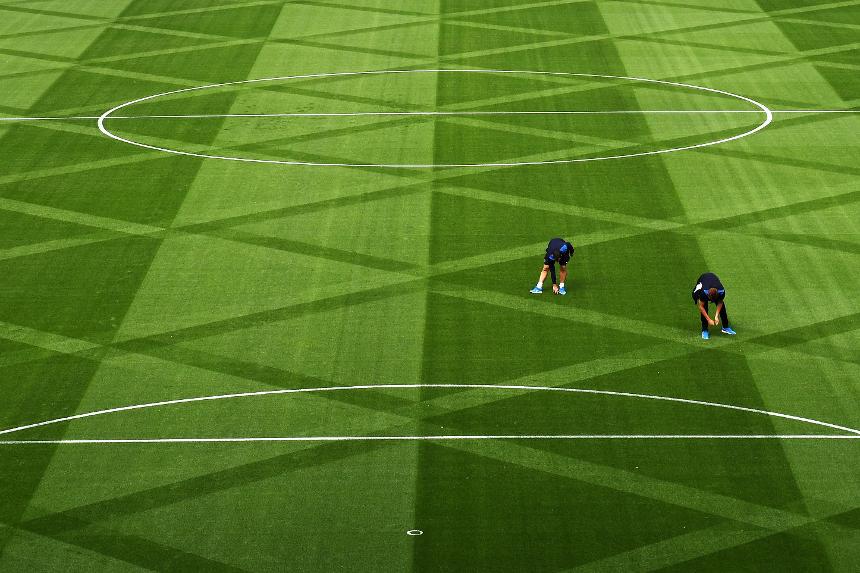 Sân cỏ tại Premier League sẽ không còn đẹp như trước? - Bóng Đá