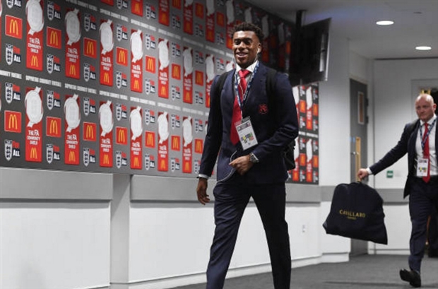 Alex Iwobi tỏ ra rất thoải mái trước thềm trận đấu.