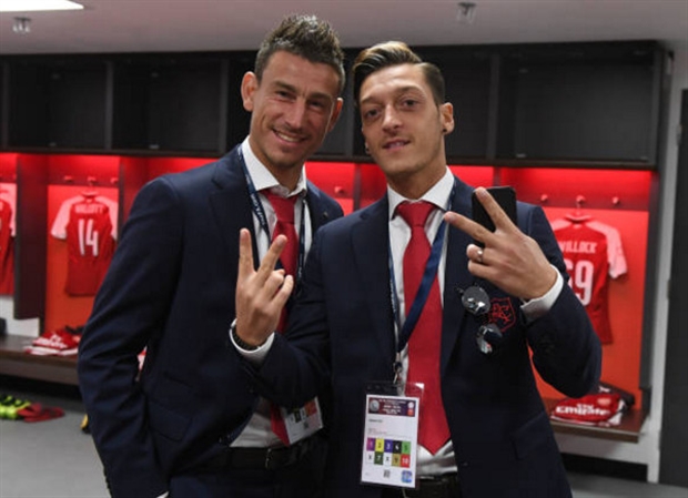 Sanchez đầy căng thẳng trước thềm Community Shield - Bóng Đá