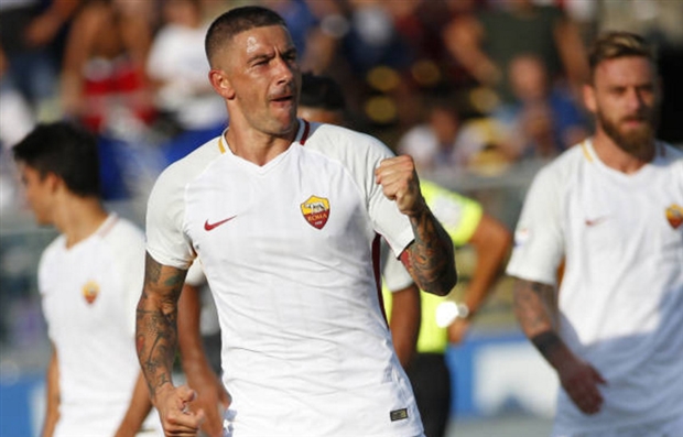 Hậu vệ: A. Kolarov (Roma) - 8.7 điểm