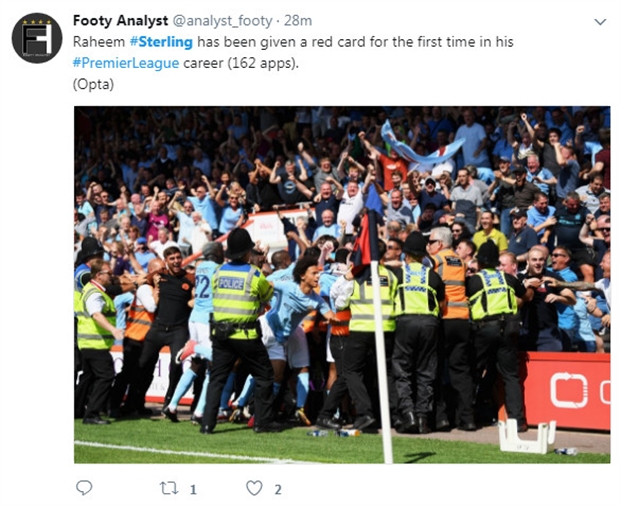 Có một điều đáng nói, khi đây là thẻ đỏ đầu tiên của Sterling tại Premier League