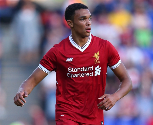 Hậu vệ phải: Alexander-Arnold