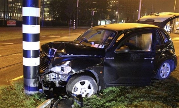 Hiện trường vụ tai nạn khiến Aguero phải nghỉ thi đấu 2 tháng.