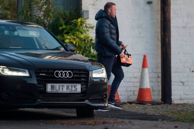 Rooney kiệm lời trong ngày đầu làm công ích - Bóng Đá