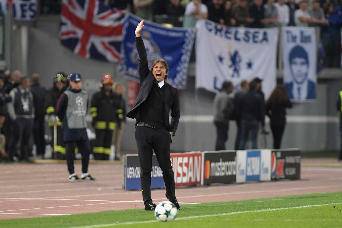 Hàng thủ của Chelsea đang có quá nhiều vấn đề.