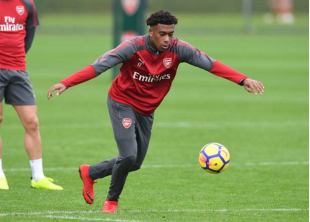 Man City hiện vẫn chưa biết thua là gì tại Premier League mùa này với 9 thắng, 1 hòa.