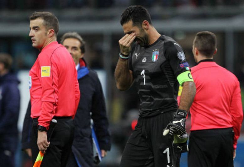 Những giọt nước mắt đau đớn của Buffon trong ngày chia tay Azzurri - Bóng Đá
