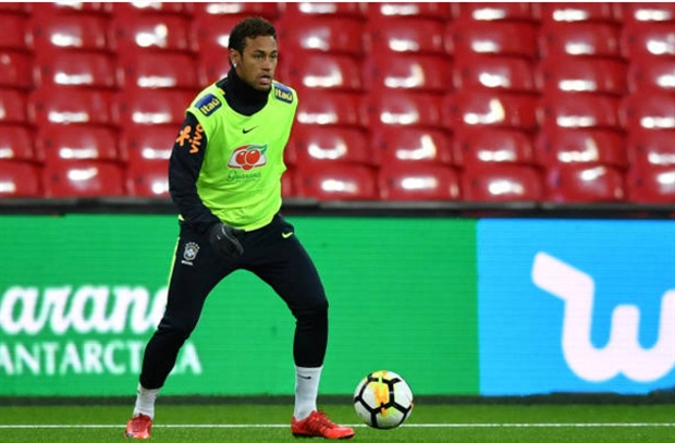 Neymar bị 'triệt hạ', Coutinho nóng lòng chờ ngày trở lại - Bóng Đá