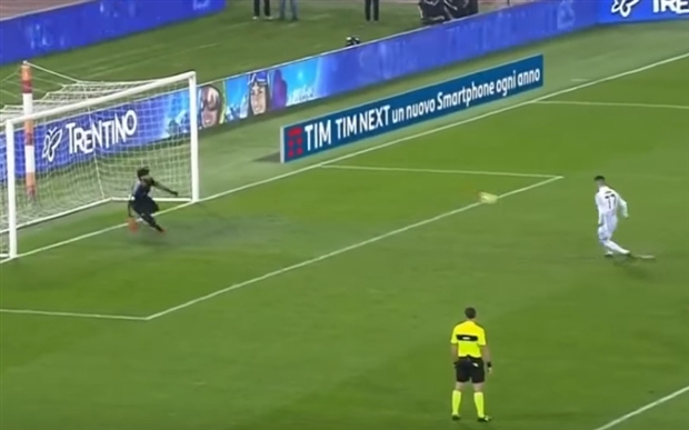 Trong trận đấu với SPAL tại vòng 15 Serie A, thủ thành Alisson đã chơi rất hay.