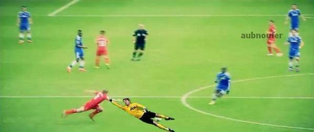 Thậm chí là cú trượt chân 'huyền thoại' của Gerrard