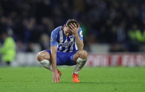 Lewis Dunk là người đã ấn định chiến thắng 5-1 cho Liverpool với một tình huống phản lưới nhà sau khi bị Coutinho gây sức ép.