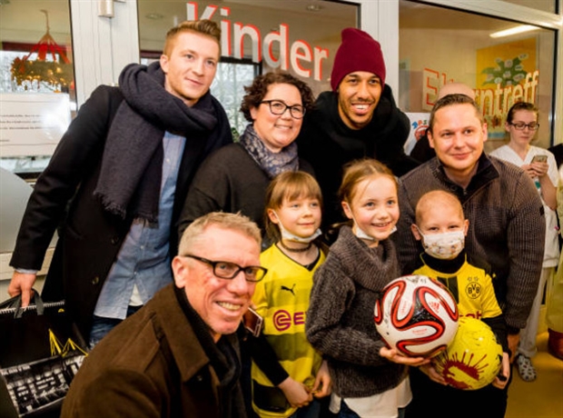 Rất nhiều ngôi sao của đội như Julian Weigl, Sokratis Papastathopoulos, Marco Reus, Pierre-Emerick Aubameyang,... đều có mặt trong chuyến đi lần này.