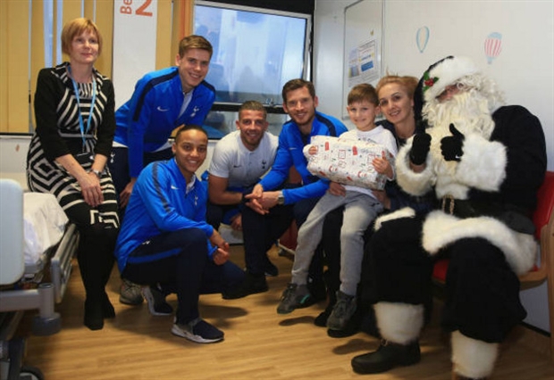 Sau đó không lâu, các thành viên của đội bóng thành London lại có mặt ở bệnh viện North Middlesex.