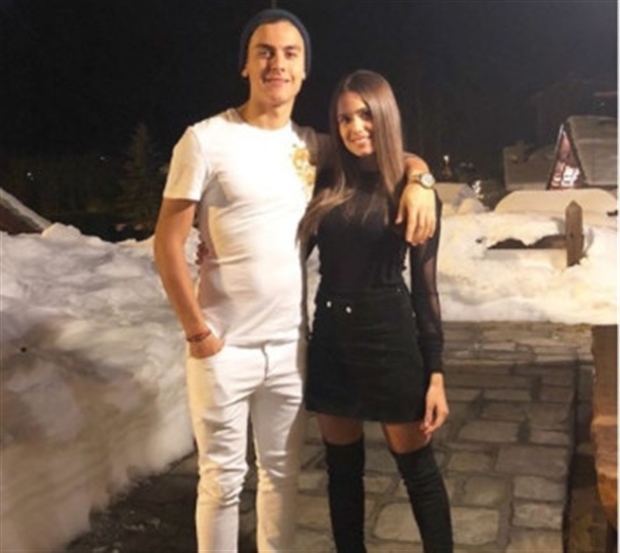 Và lập tức cô bạn gái Cavalieri đã gác lại nghiệp học để bay sang Turin với anh.