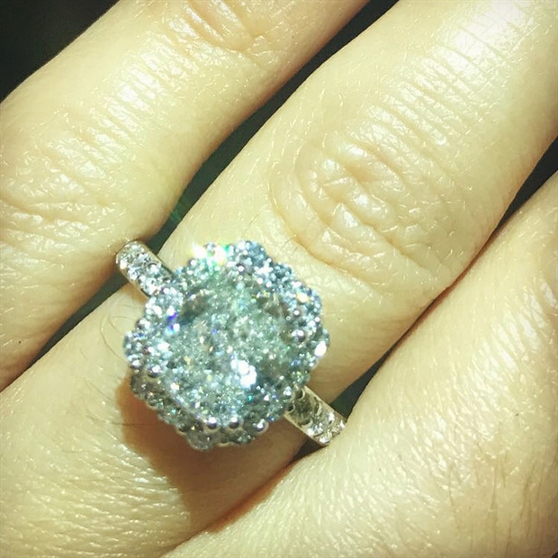 Khi cô bạn gái Astrid Bell đã chấp nhận lời cầu hôn của cầu thủ 22 tuổi này.