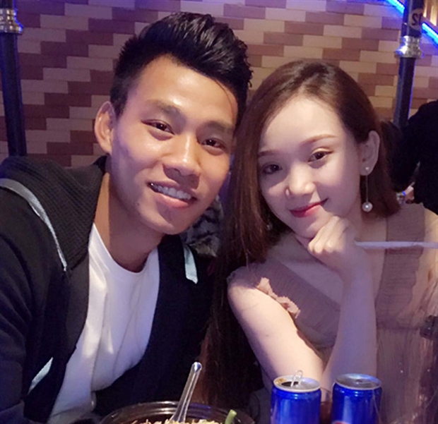 Người yêu của Văn Thanh là Phùng Thị Bảo Trân, một cô gái xinh đẹp thuộc thế hệ 9x.
