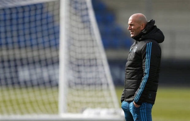 Zidane nhẹ người trước áp lực phải thắng tại Champions League - Bóng Đá