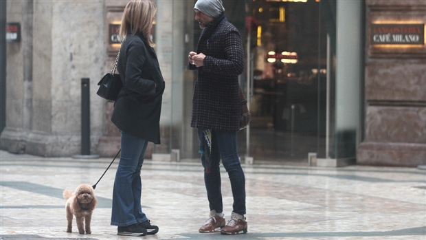 Vị chiến lược gia người Italia liên tục hỏi ý kiến của người bạn đời của mình trong chuyến đi.