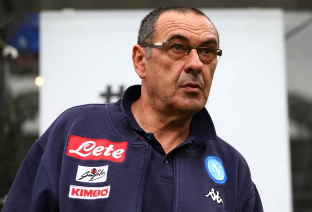 Thầy trò Sarri 'tranh cãi' trong ngày Napoli chia điểm với Milan - Bóng Đá