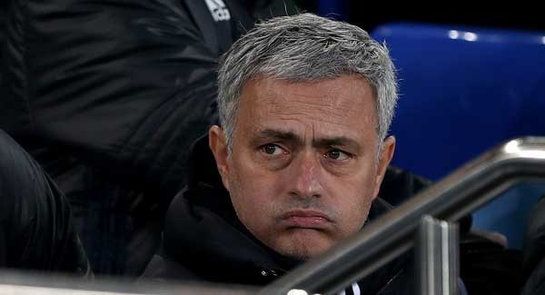 Không thể vô địch, Mourinho sợ mất luôn top 2 - Bóng Đá