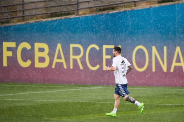 Messi tuy vẫn đang tập luyên tại Barcelona, nhưng lúc này những gì mà anh hướng đến là nhiệm vụ giúp Argetina chinh phục cúp vàng