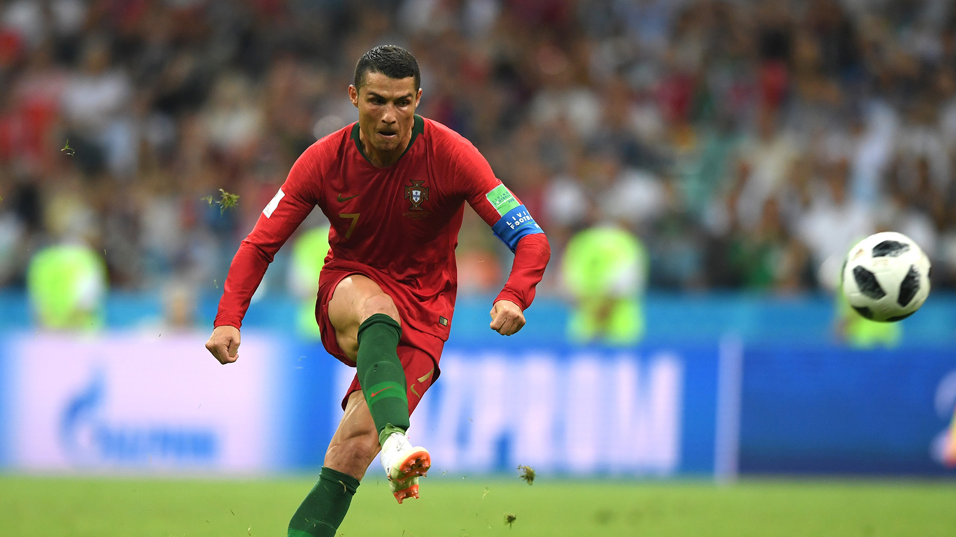 Cuộc đua bóng vàng: Ronaldo tạm dẫn trước - Bóng Đá