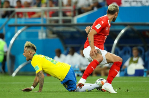 Neymar khoe ảnh sưng to sau màn triệt hạ của Thụy Sỹ  - Bóng Đá