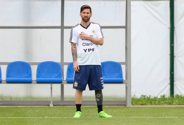 Mà còn là vì song song đó, Ronaldo đang thi đấu quá tốt trong màu áo Bồ Đào Nha tại World Cup năm nay