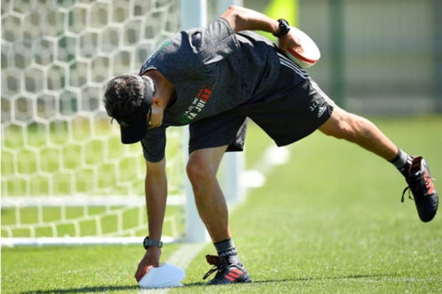 Quyết làm nên lịch sử, Chicharito học theo phong cách tập luyện của Ronaldo  - Bóng Đá