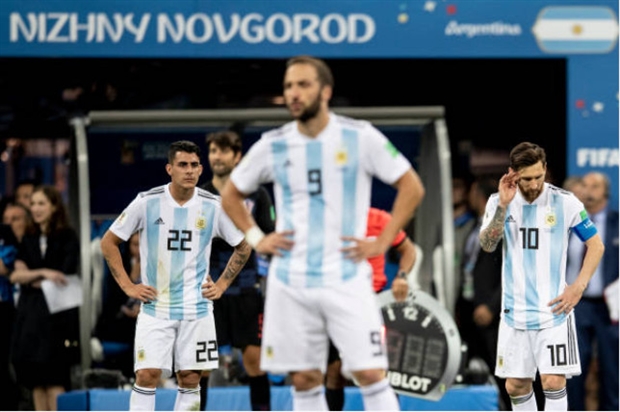 CĐV đẫm nước mắt vì Messi và Argentina - Bóng Đá