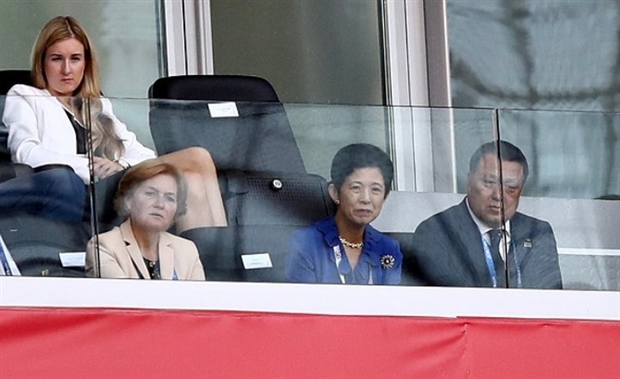 Công chúa Takamado rạng rỡ tiếp sức trong ngày Nhật chia điểm với Senegal - Bóng Đá