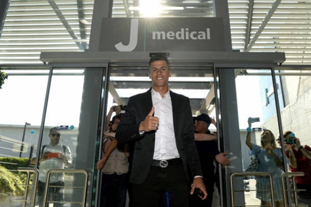 Rừng CĐV Juventus chào đón tân binh 40 triệu euro đến Turin - Bóng Đá