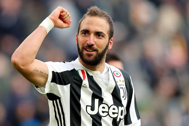 Higuain đang là mục tiêu hàng đầu của Milan