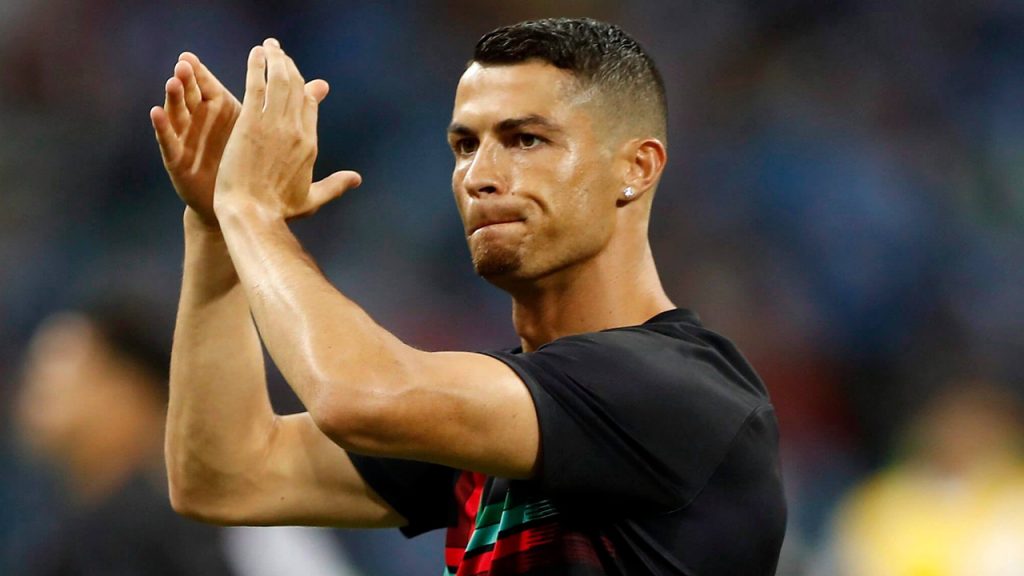 Ronaldo đã tới, và giờ ai sẽ là người rời Juventus?