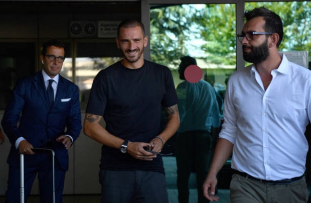 Bonucci tươi như hoa trong ngày trở lại Juventus - Bóng Đá