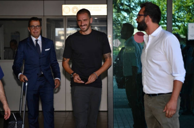 Bonucci tươi như hoa trong ngày trở lại Juventus - Bóng Đá