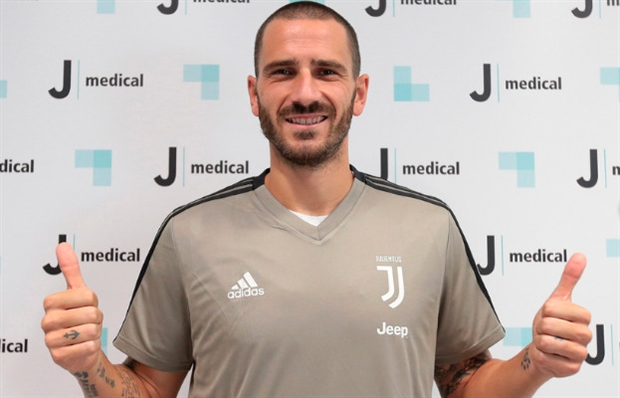 Bonucci tươi như hoa trong ngày trở lại Juventus - Bóng Đá