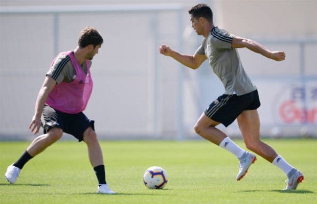 Ronaldo bắt đầu hành trình tìm lại chính mình tại Turin - Bóng Đá