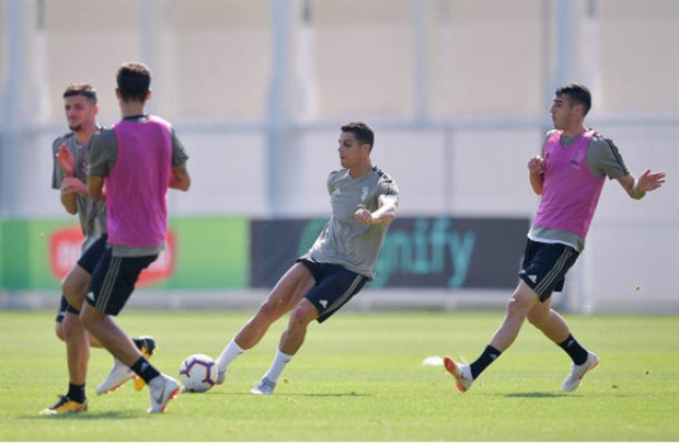 Ronaldo bắt đầu hành trình tìm lại chính mình tại Turin - Bóng Đá
