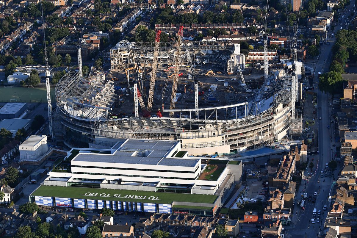 Hàng trăm người đình công vì phải trích tiền hỗ trợ Tottenham xây sân - Bóng Đá