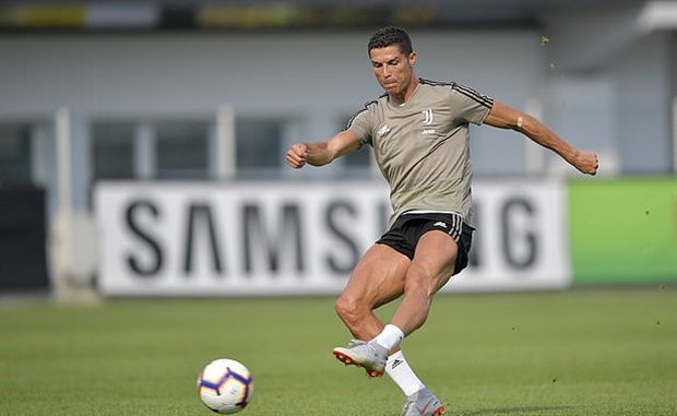 Còn vào thời điểm hiện tại, Ronaldo đang tập trung toàn bộ tâm trí cho các buổi tập của Juventus.
