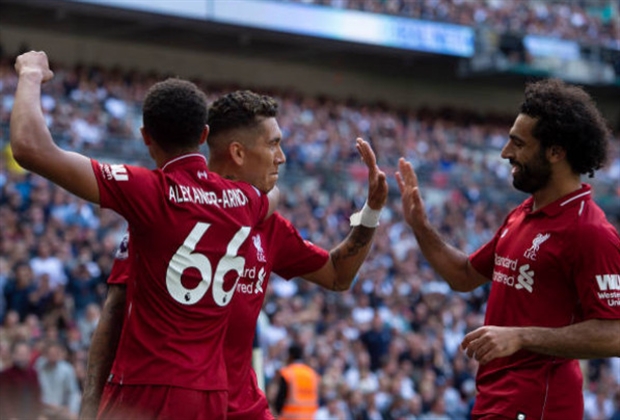 Firmino suýt mù mắt vì 'trò bẩn' của Vertonghen - Bóng Đá