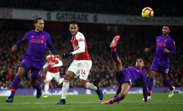 Số bàn thua mà Arsenal phải nhận mùa này (25) gấp gần 4 lần so với Liverpool (7).