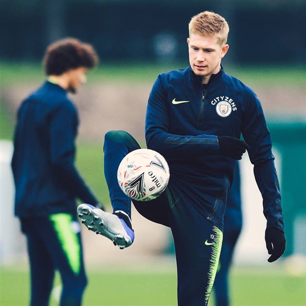 Xuất hiện đồ chơi lạ trong buổi tập của Man City - Bóng Đá
