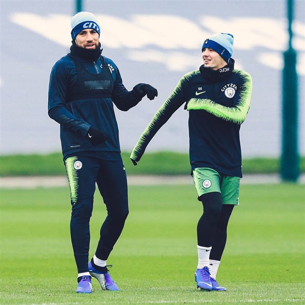 Xuất hiện đồ chơi lạ trong buổi tập của Man City - Bóng Đá