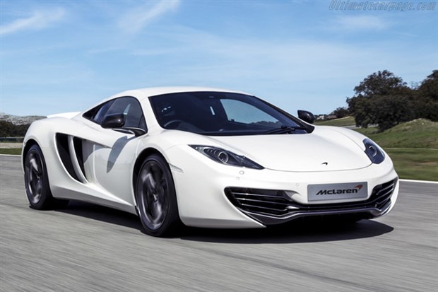 Đây là chiếc MP4 12C HS hiếm hoi đến từ nhà McLaren nằm trong bộ sưu tập của ngôi sao đang khoác áo Juventus.