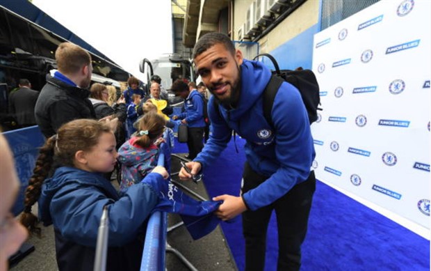Sau màn 'chửi thầy', sao Chelsea mặt nặng tới Stamford Bridge - Bóng Đá