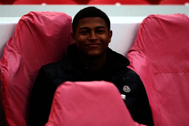 Brewster tuy chưa chính thức ra mắt Liverpool, nhưng cầu thủ này từng có mặt trên băng ghế dự bị của The Kop trong trận đấu với Crystal Palace hồi tháng Tư.