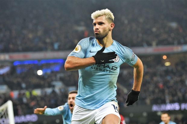 Tính đến thời điểm này, Agüero cũng đã mang về cho Man City hơn 230 bàn ở mọi mặt trận, và đang là một trong những chân sút vĩ đại nhất lịch sử đội bóng.