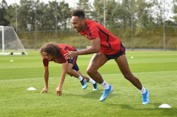CĐV Arsenal tức điên vì màn